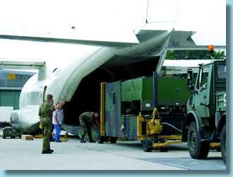 Verfahrsysteme-Bild - Verfahrsystem Typ 1350 fr Flugverladung von Containern